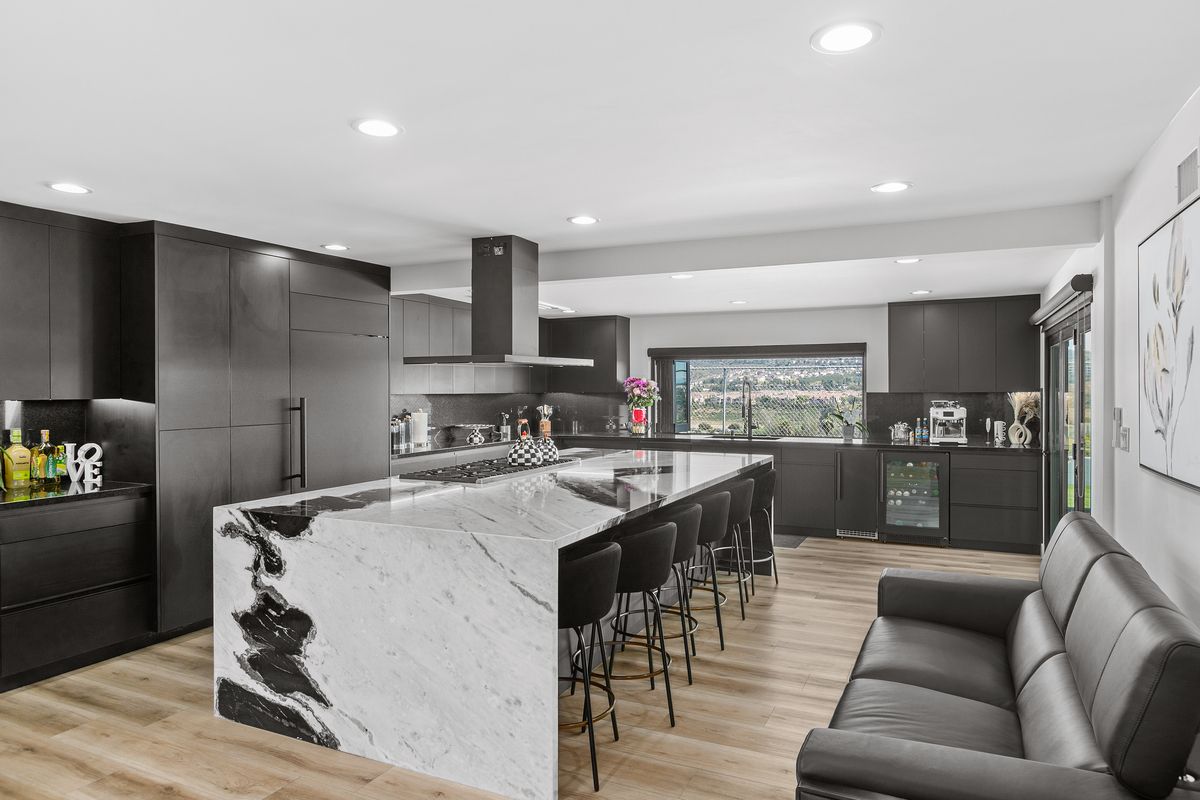 Completed Mathis Custom Remodeling kitchen project 5