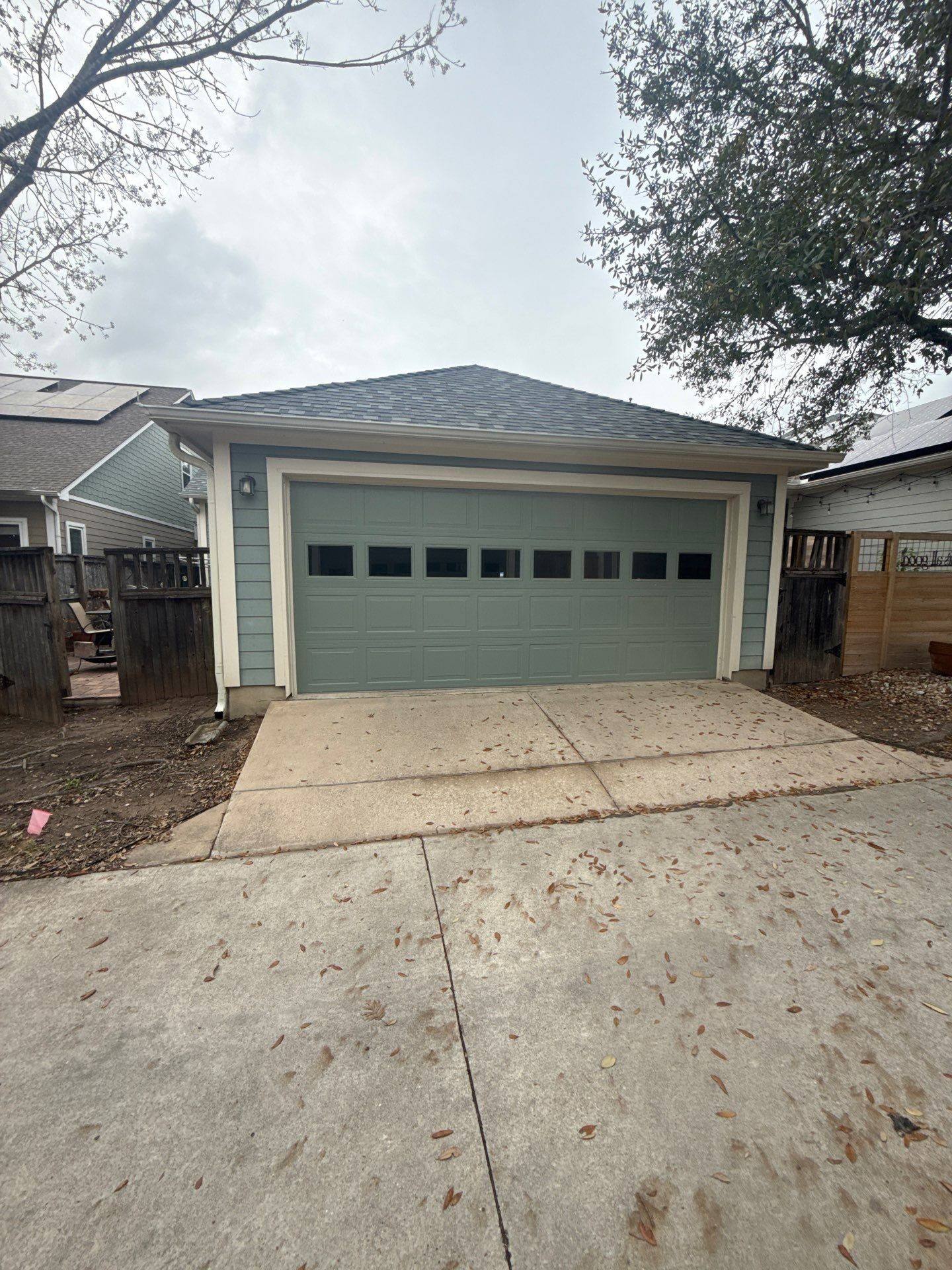 Detached garage ahead of exterior painting in Austin, TX by Hill Country Painting