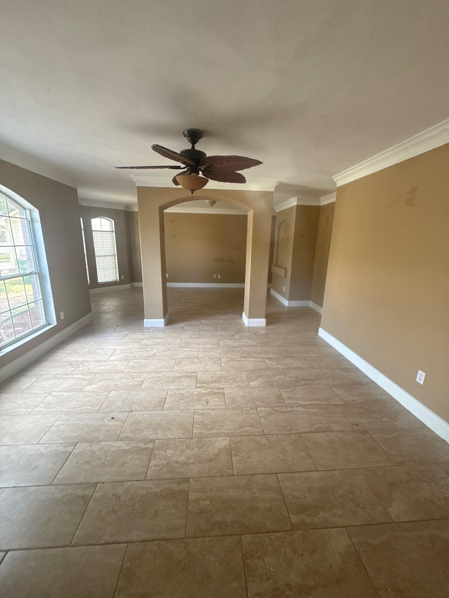 Living room and entry archway ahead of interior painting in Round Rock, TX by Hill Country Painting