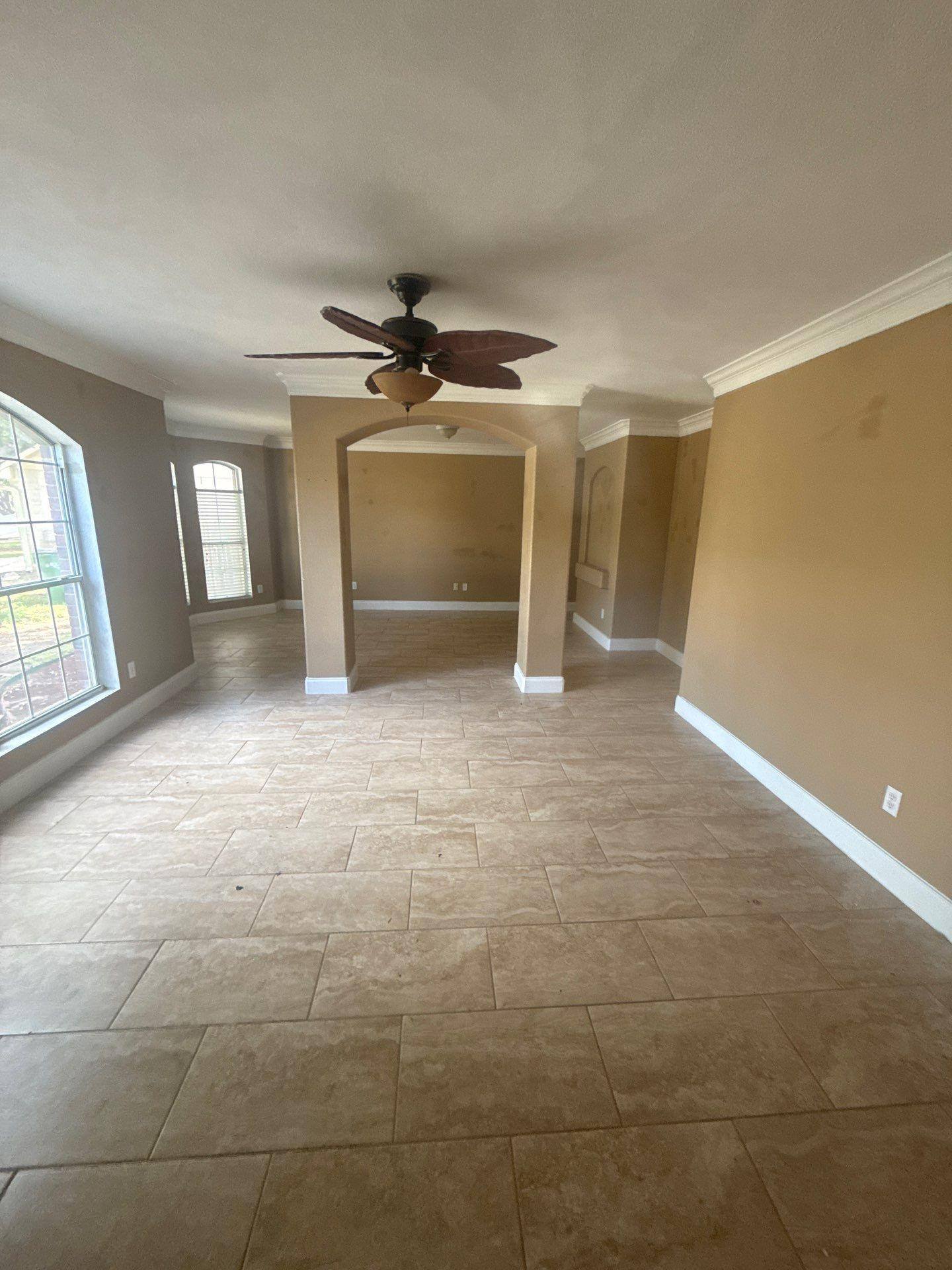 Living room and entry archway ahead of interior painting in Round Rock, TX by Hill Country Painting