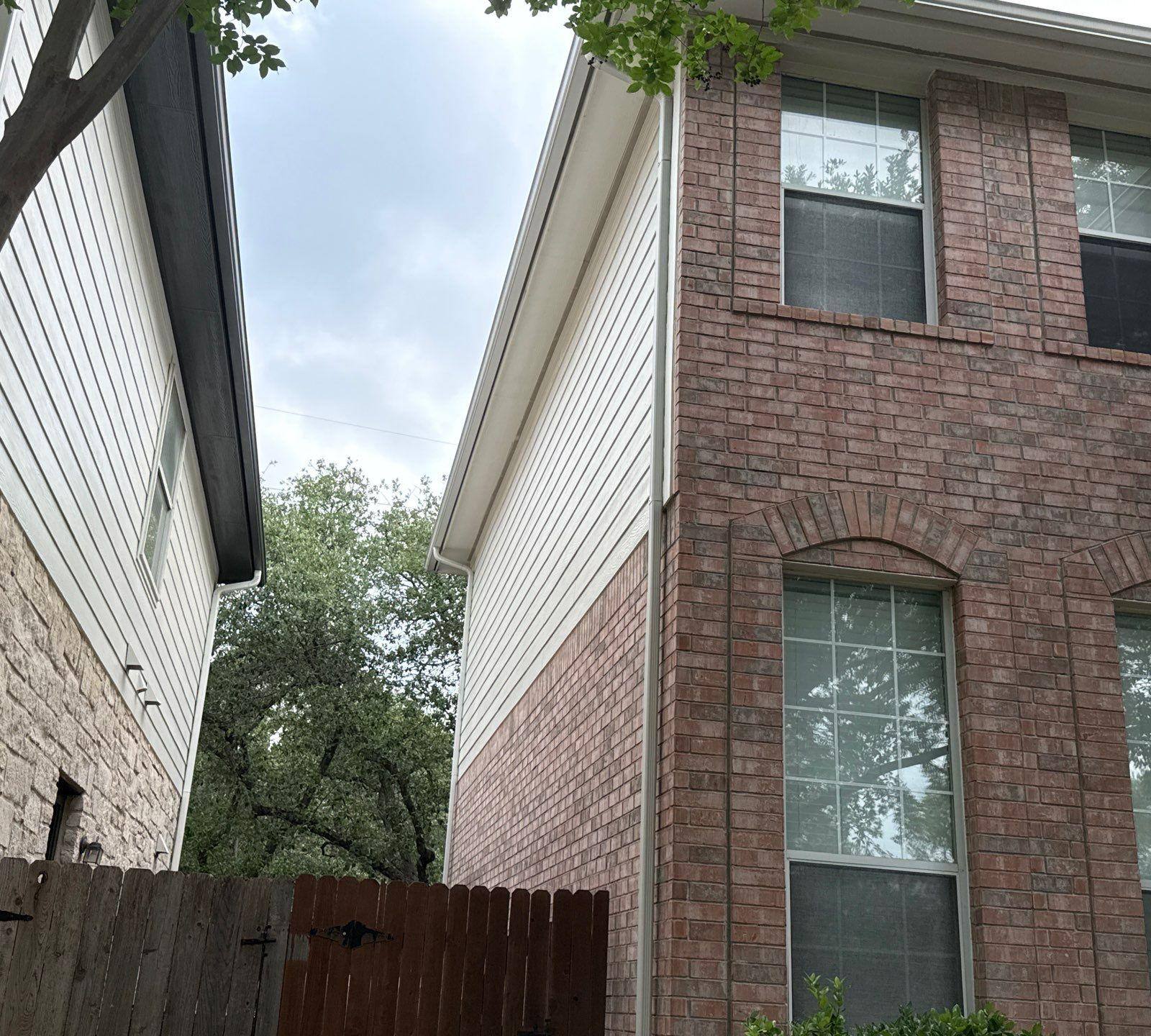 Side elevation detail at a home in Austin, TX visited by Hill Country Painting
