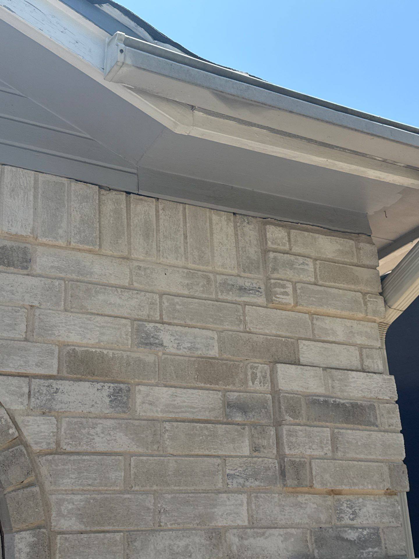 Caulking between siding and brick