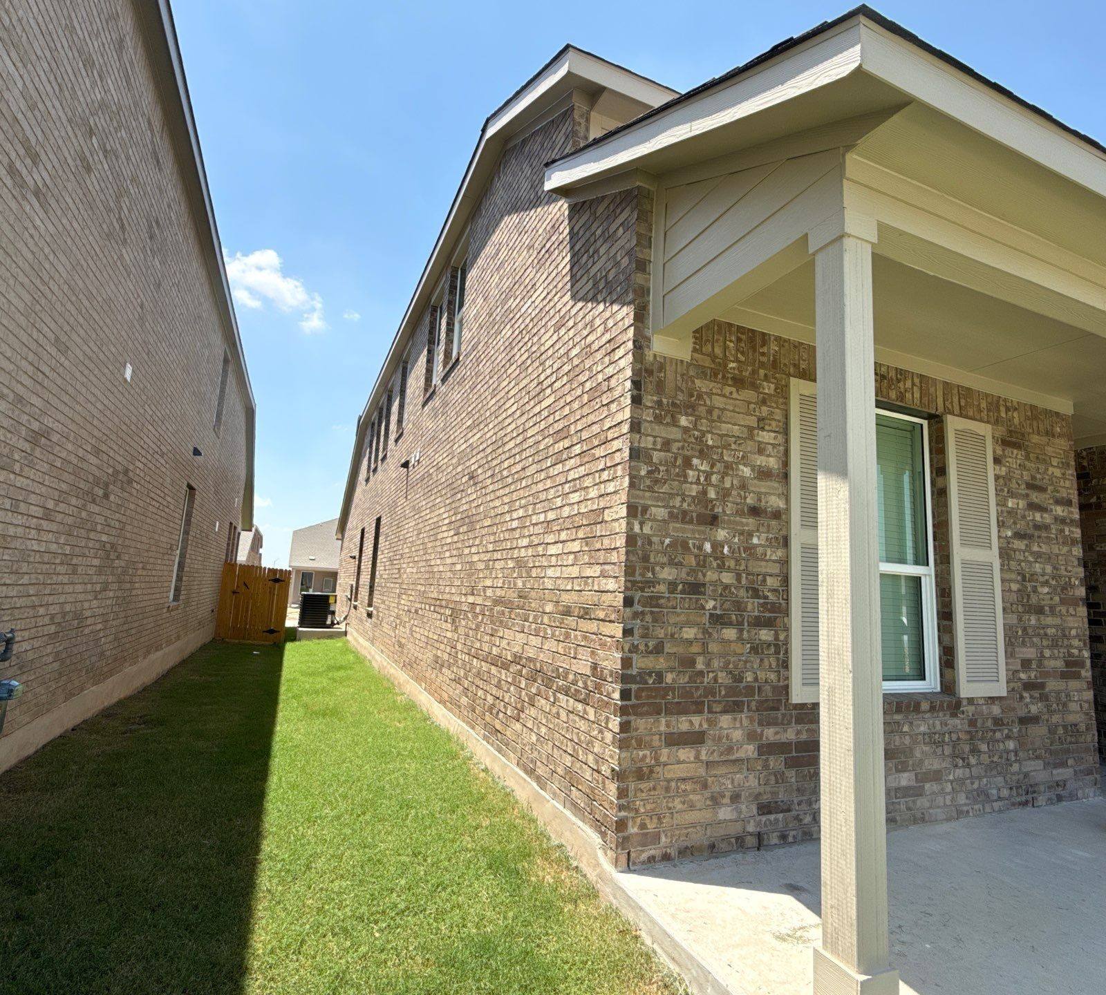 Porch corner and column