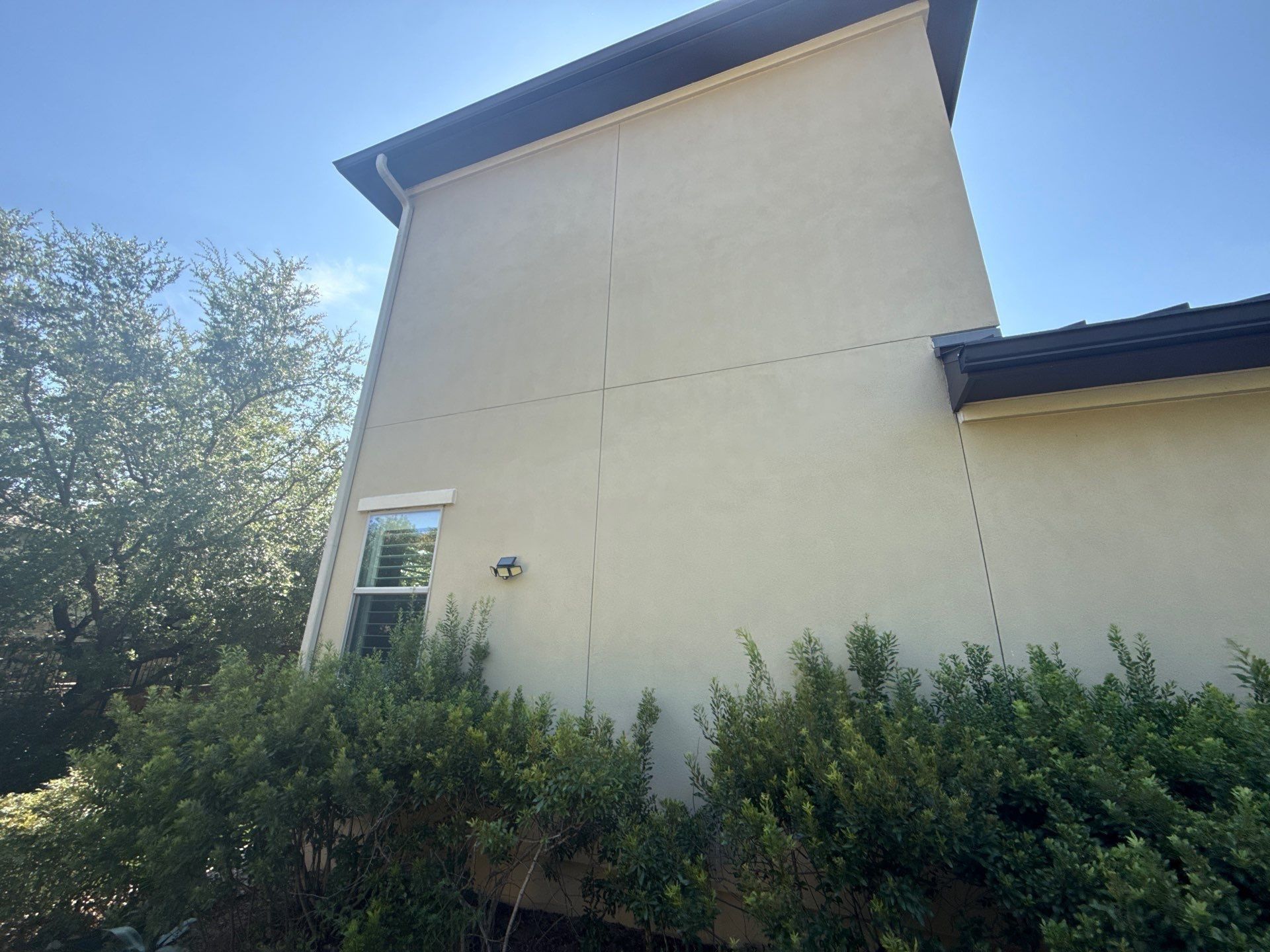 Side exterior of home ahead of painting