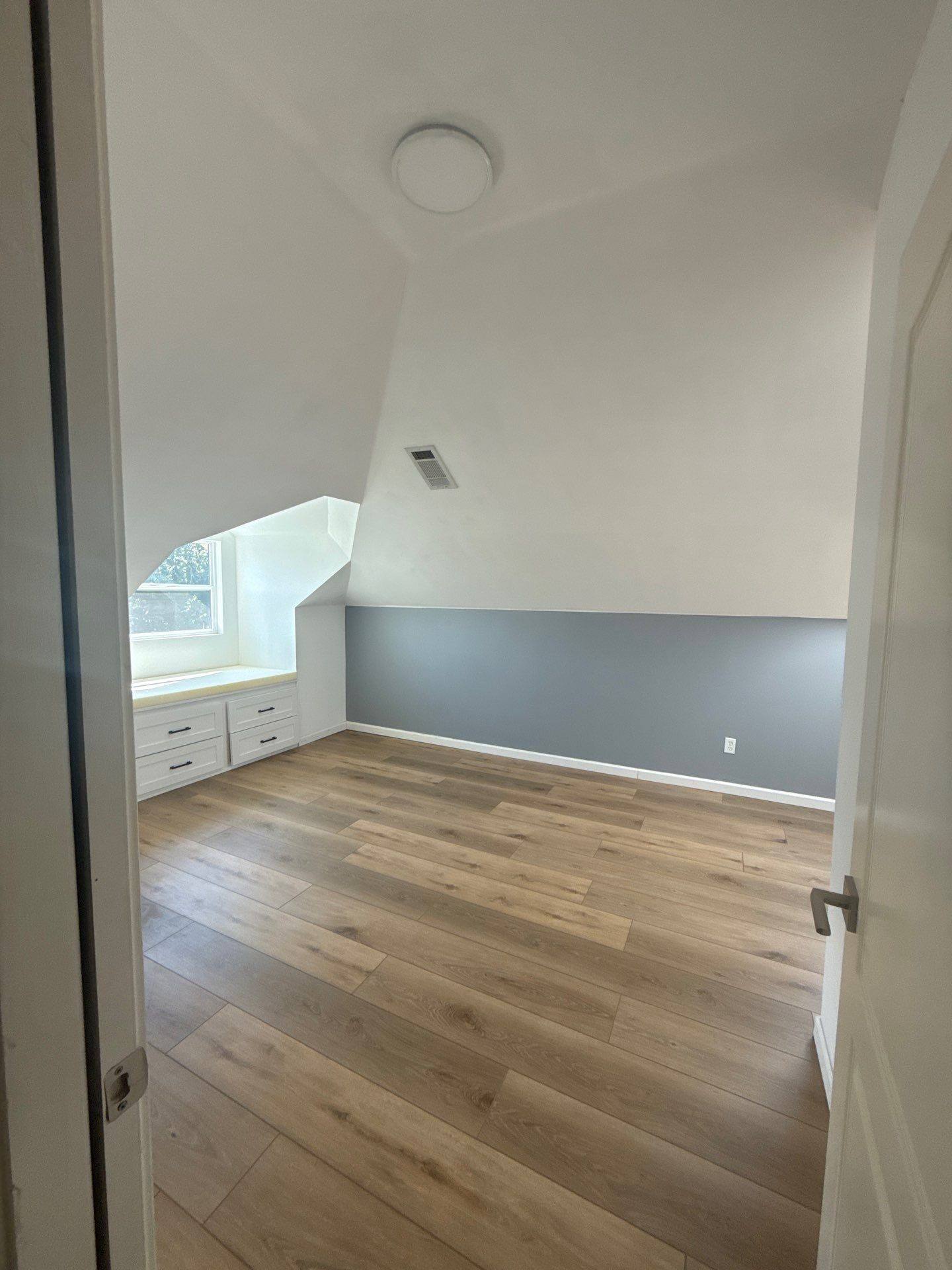 Upstairs loft bedroom